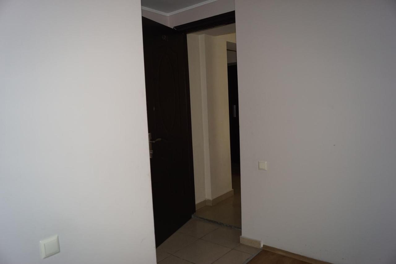Iar Hotel Batoemi Buitenkant foto