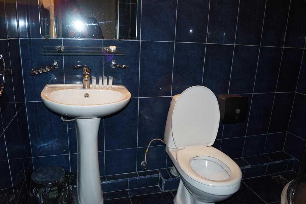 Iar Hotel Batoemi Buitenkant foto