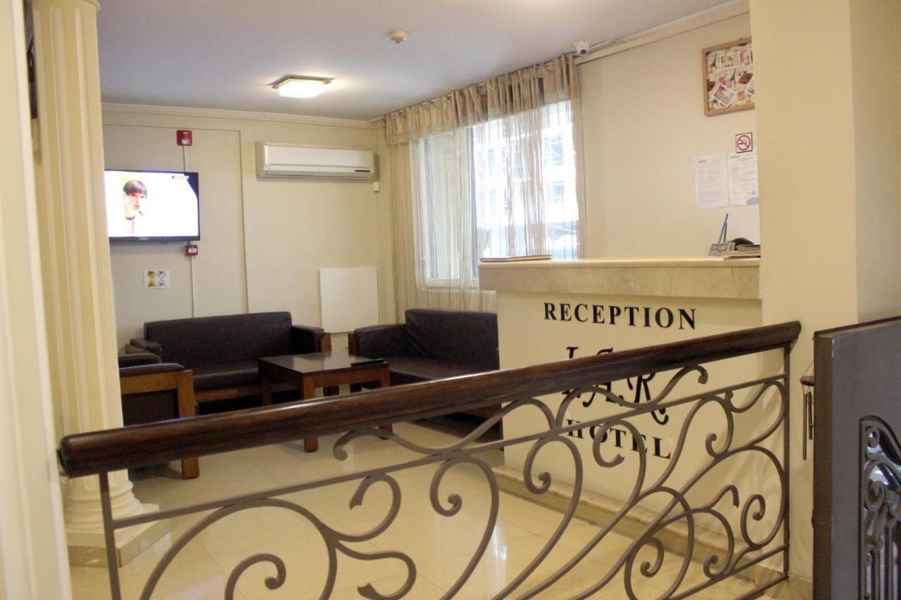 Iar Hotel Batoemi Buitenkant foto