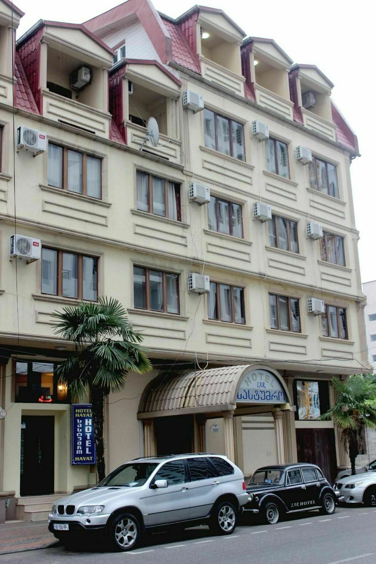 Iar Hotel Batoemi Buitenkant foto